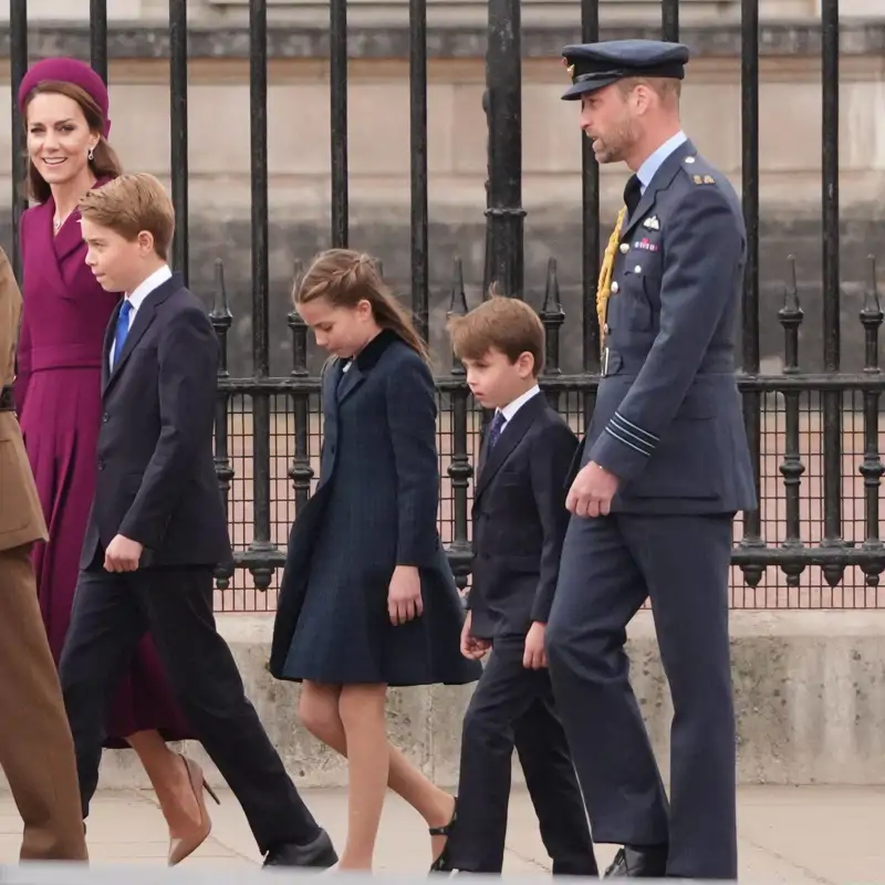 El príncipe Guillermo y Kate Middleton, protagonistas absolutos del Día de la Victoria en Europa junto a sus tres hijos: una declaración de intenciones