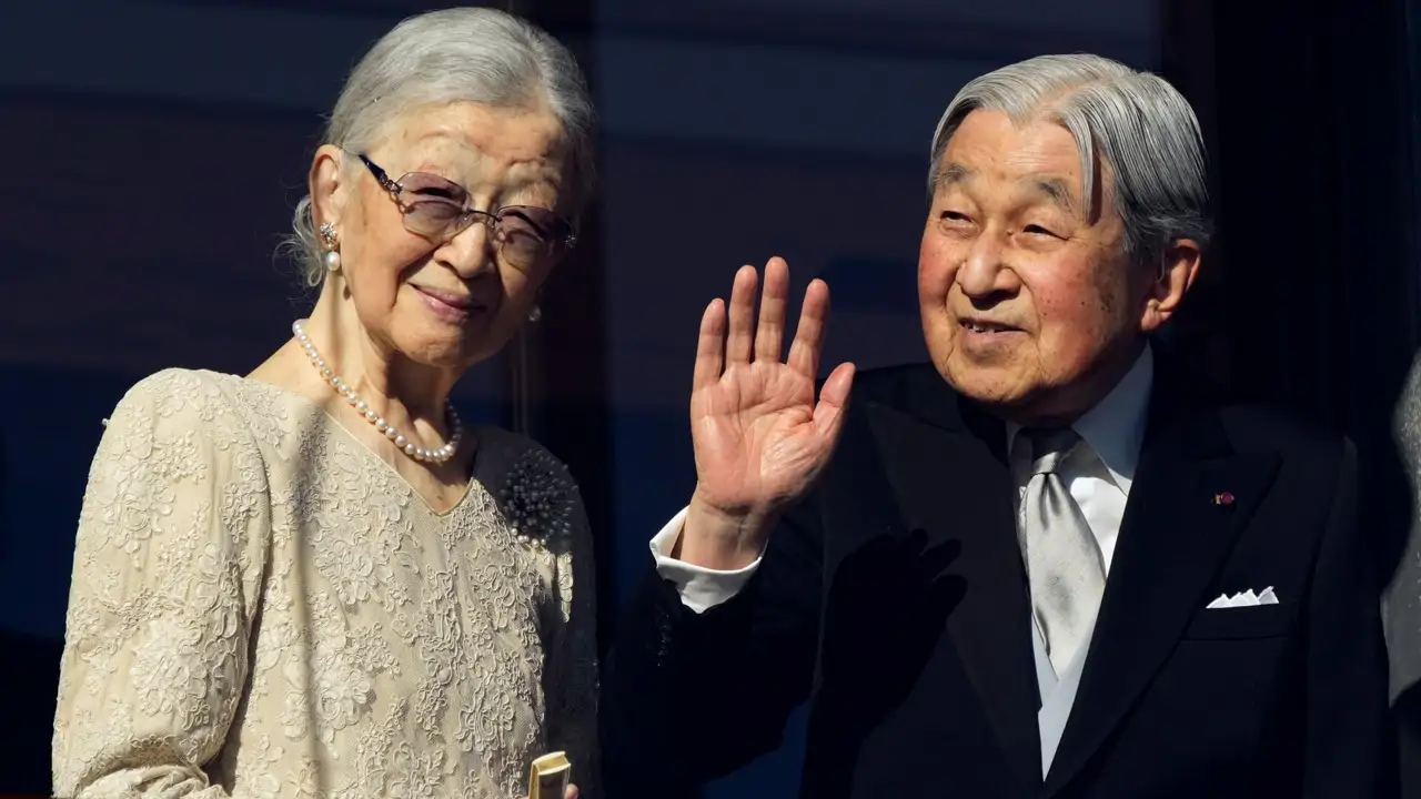 Saltan las alarmas sobre el estado de salud del emperador emérito de Japón tras ser ingresado de urgencia