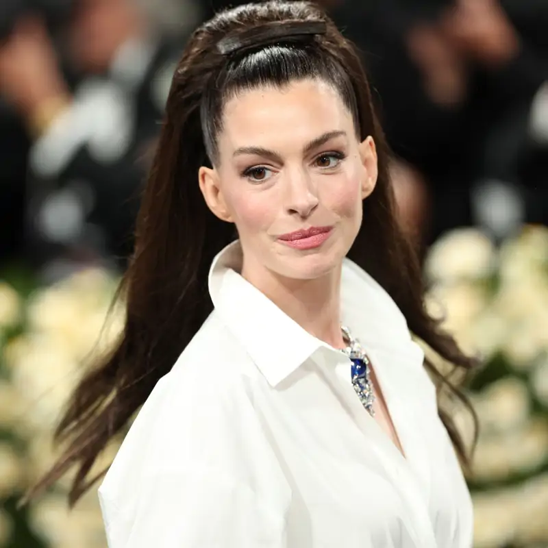 Dra. Mar Mira, médico estético, sobre la nueva cara de Anne Hathaway: "tiene un efecto de 'guapo subido' que respeta su armonía y naturalidad"