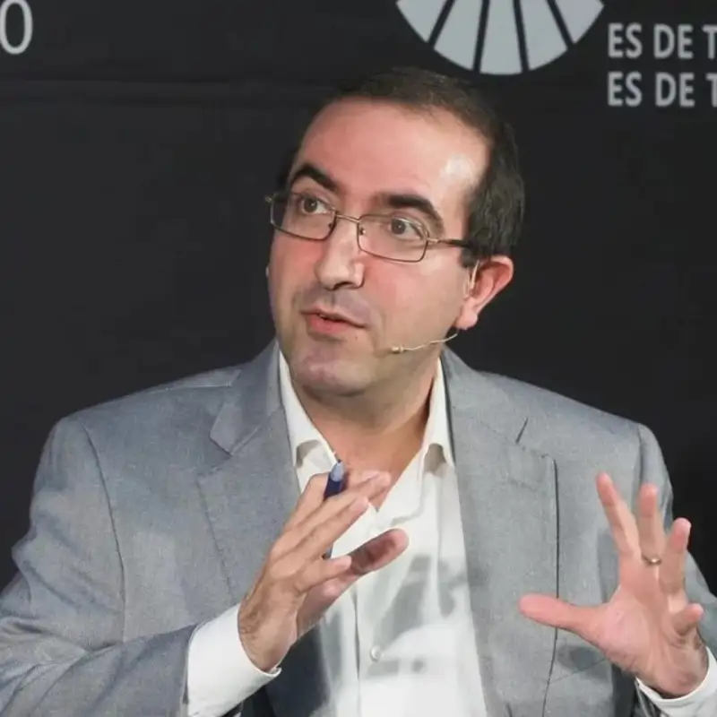 Luis Santamaría, teólogo: "Con la renuncia de Benedicto XVI y la elección de Bergoglio, ni vino el fin del mundo ni lo hará ahora porque lo dijera Nostradamus"