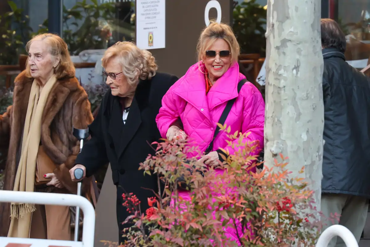 Lydia Lozano con su madre 