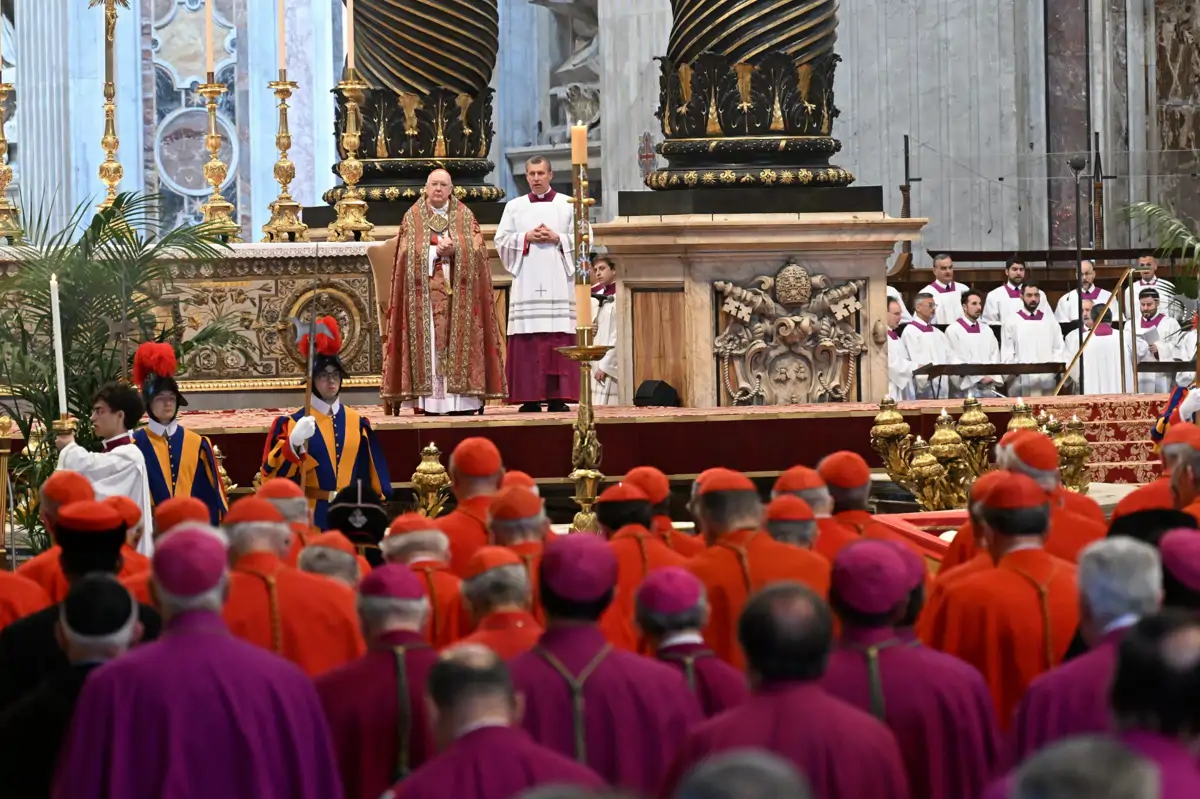 Cardenales en las exequias del papa Francisco
