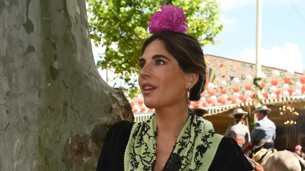 El truco de Lourdes Montes para lucir espectacular con vestido de flamenca en la Feria de Sevilla un mes después de dar a luz