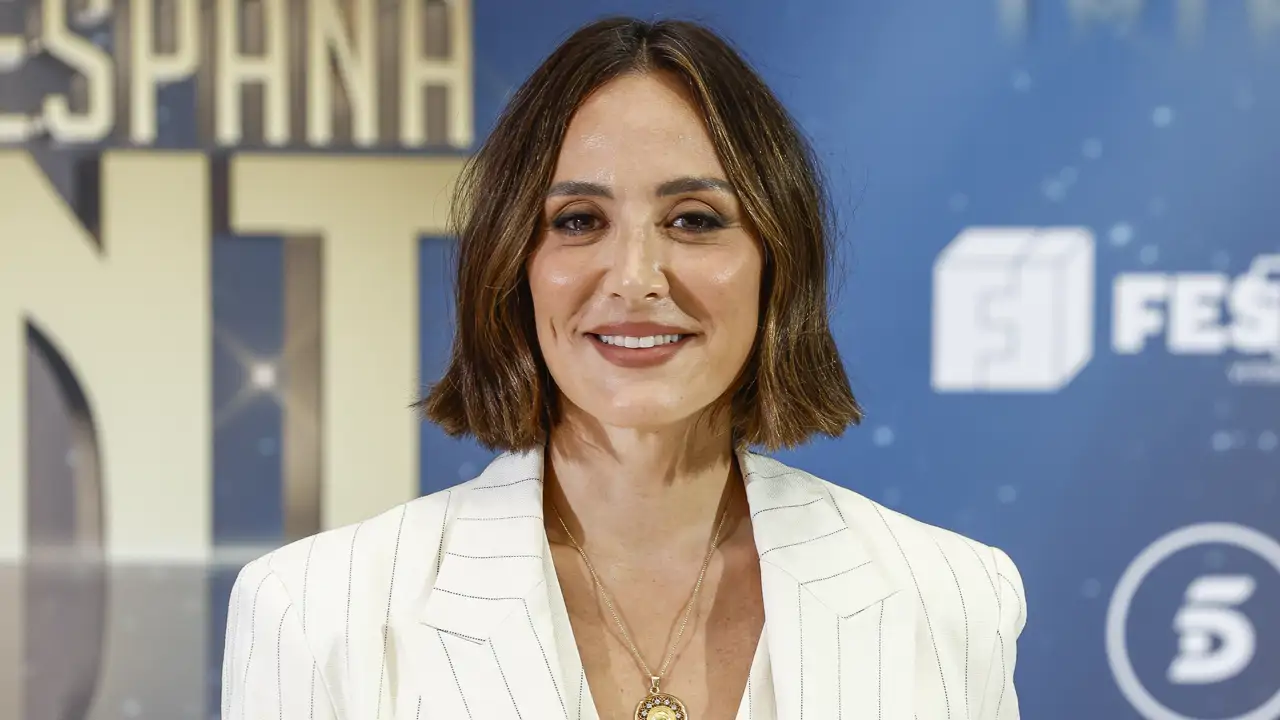 Tamara Falcó traje de chaqueta lino primavera