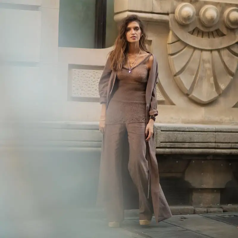 Acaban de llegar a Zara y han desatado la locura: los 7 conjuntos boho que las expertas en moda bohemia y chic llevarán sin parar este verano