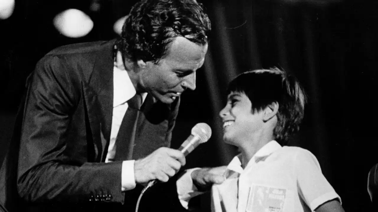 Enrique Iglesias cumple 50 años: así se originó su mala relación con su padre, Julio Iglesias, que dura hasta el día de hoy