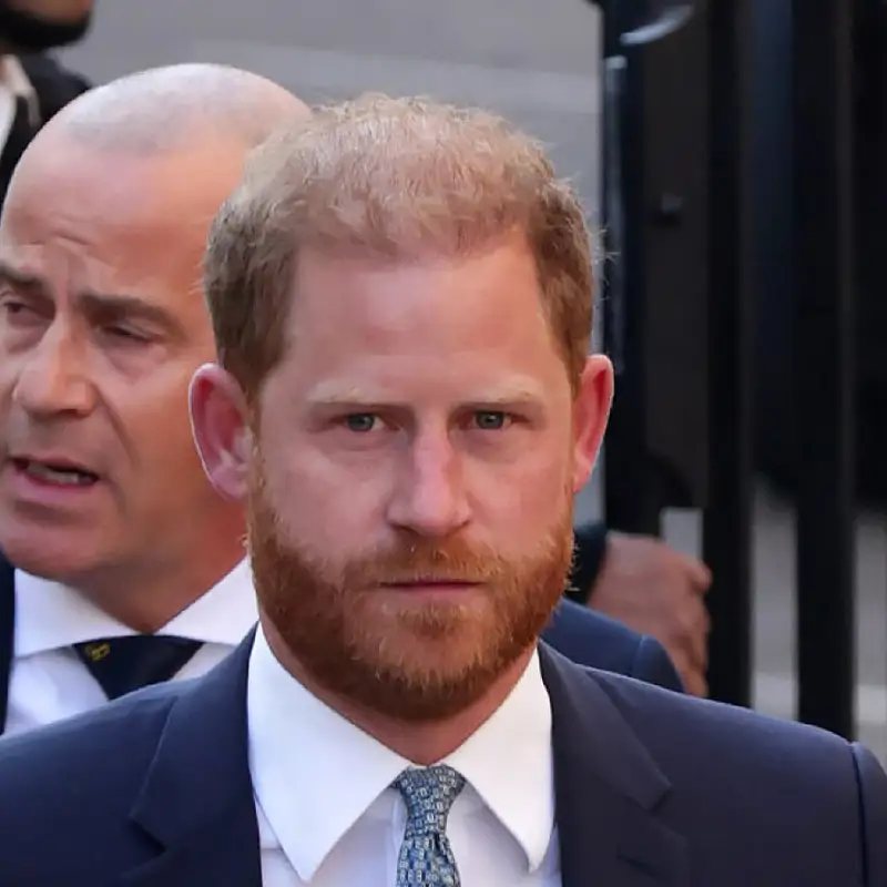 Una experta en lenguaje no verbal alerta sobre el príncipe Harry: "Que se parezca tanto a Diana es un hándicap para la familia real"