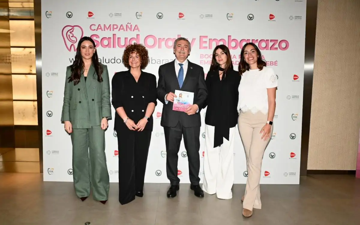 De izq  a dcha  Marina Montiel, María Núñez, Francisco G  Lorente, Sandra Gago y Rocío García Viso