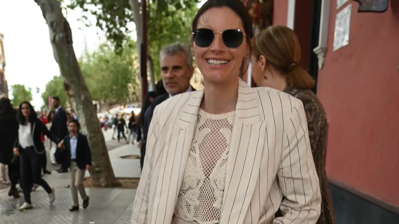 Amaia Salamanca, perfecta con el look de invitada de comunión ideal para esta primavera