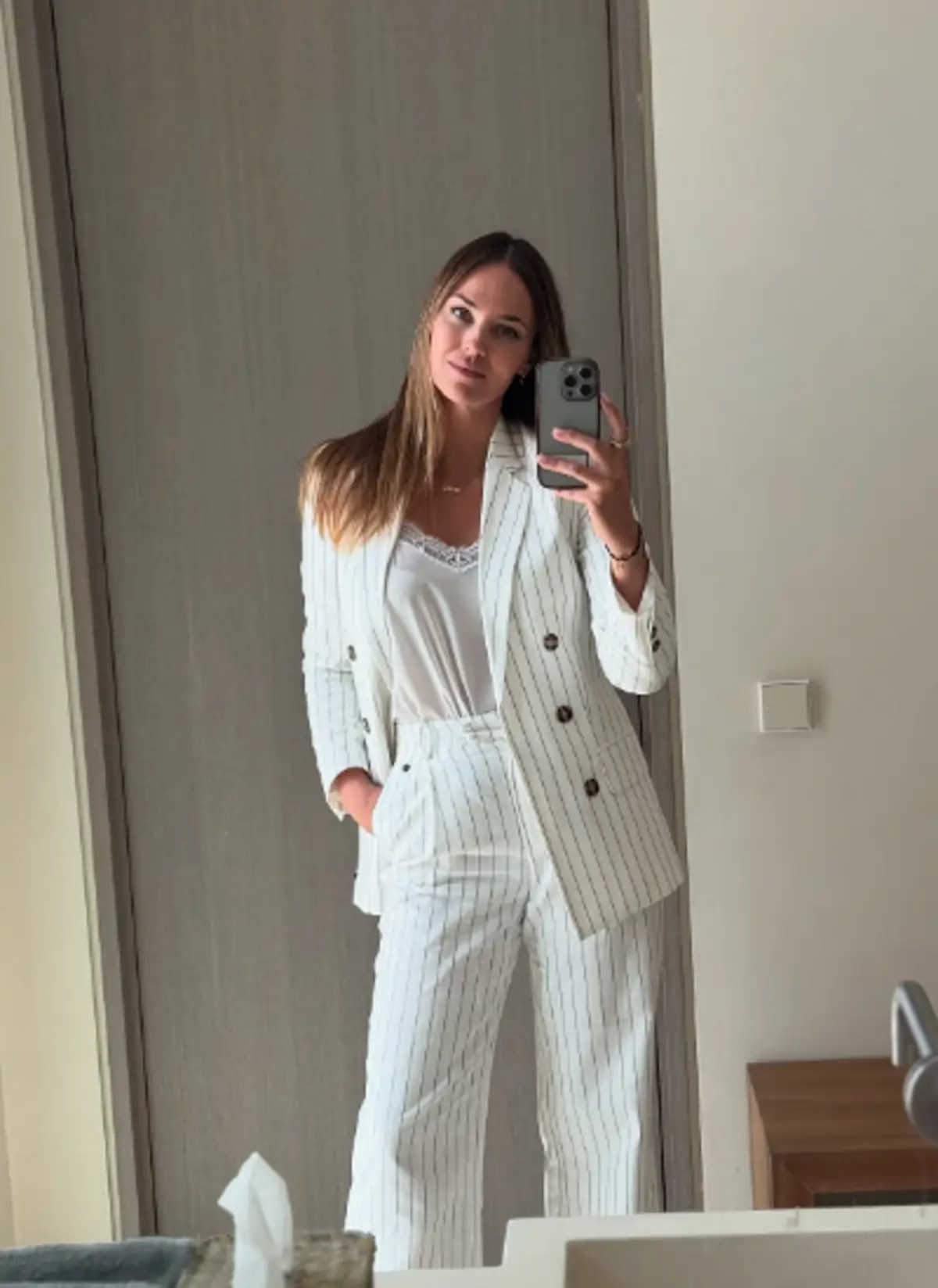 Helen Lindes