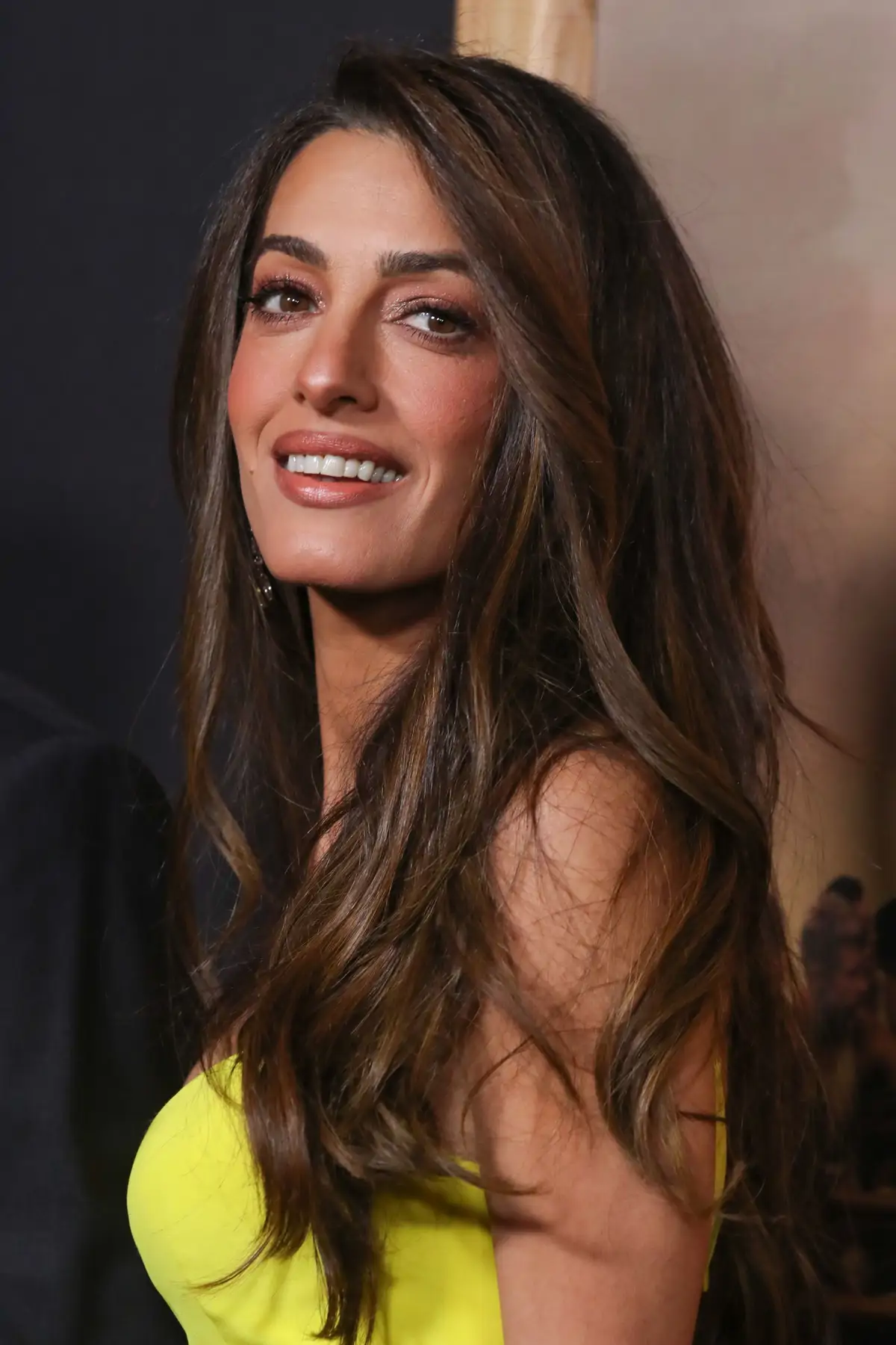Smokey broze Amal Clooney