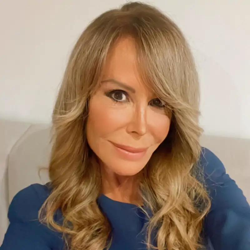 El lujoso dúplex de Lara Dibildos en Madrid que heredó de su madre, Laura Valenzuela: con 12 habitaciones y una impresionante terraza con vistas al Paseo de la Castellana