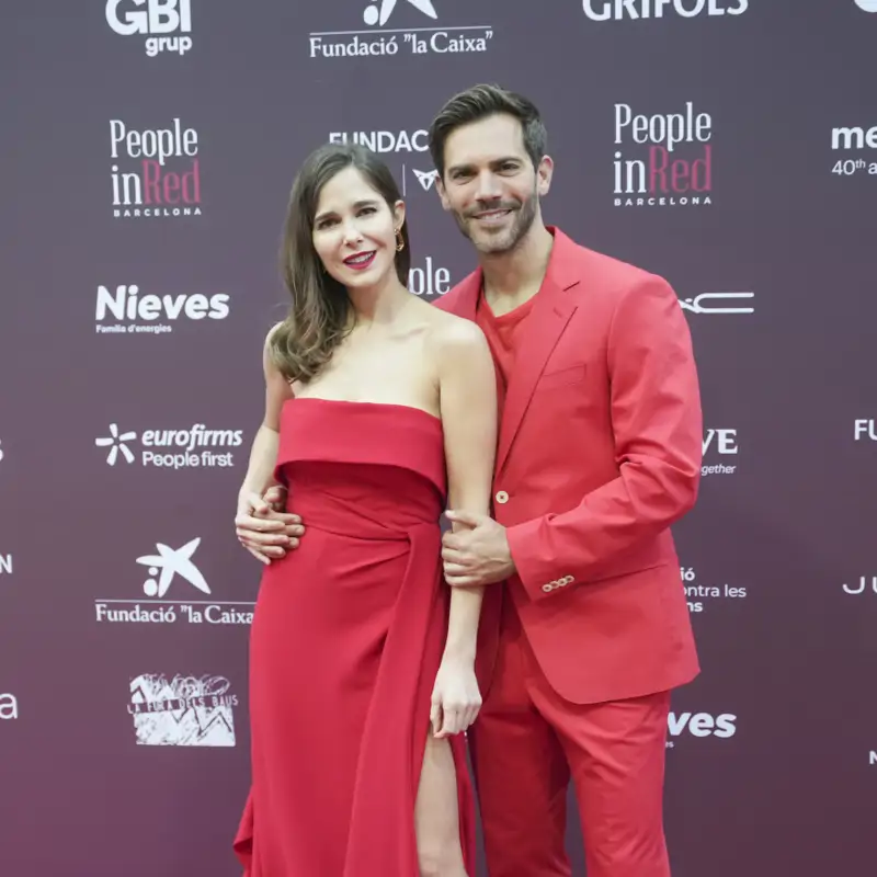 De Natalia Sánchez a Laura Escanes: los looks de las invitadas que han pasado por la alfombra roja de la gala People in Red