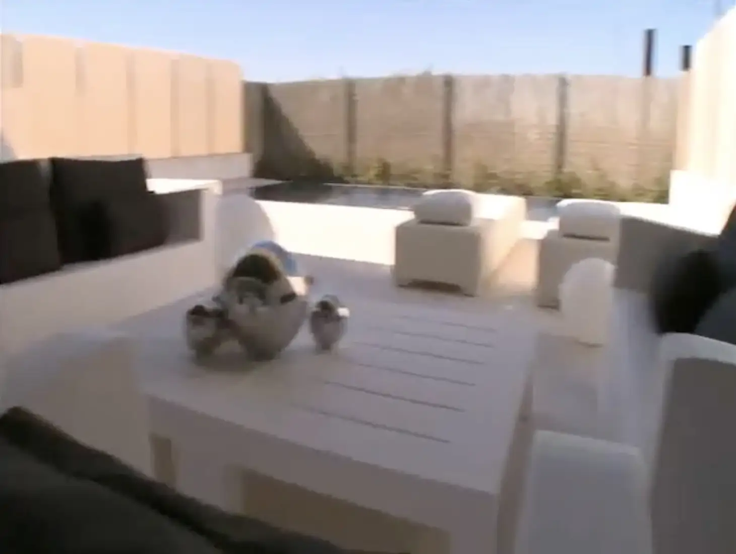 Una terraza exterior de 75 metros cuadrados