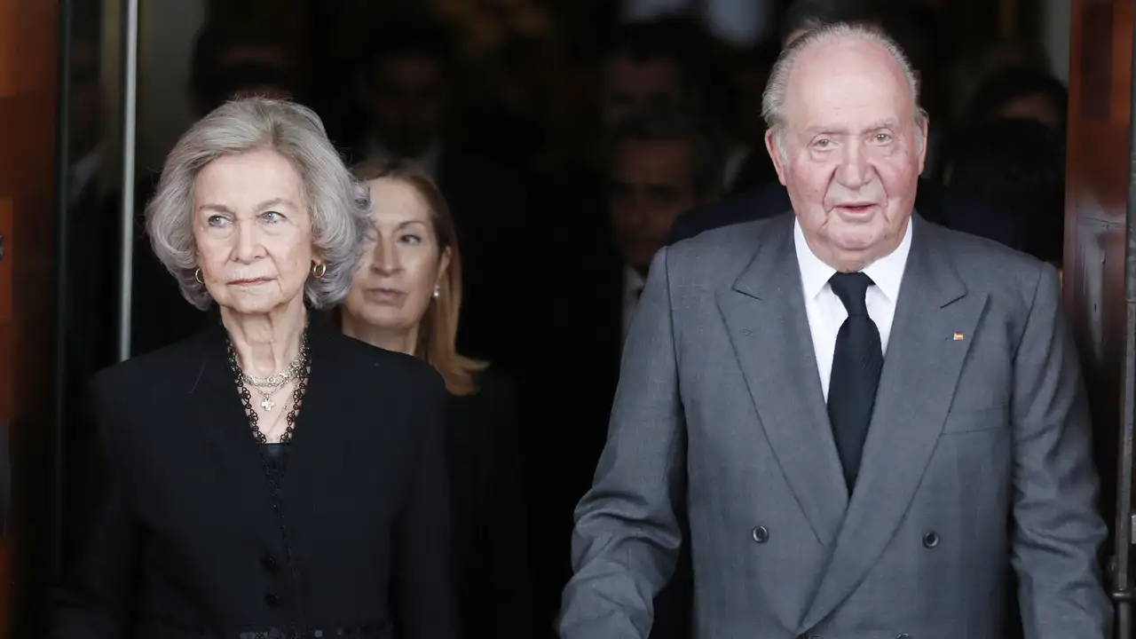 Vanesa Peschla, periodista alemana experta en Casa Real, advierte: “Aunque Juan Carlos y Sofía están separados, no ha habido un divorcio oficial por razones dinásticas”