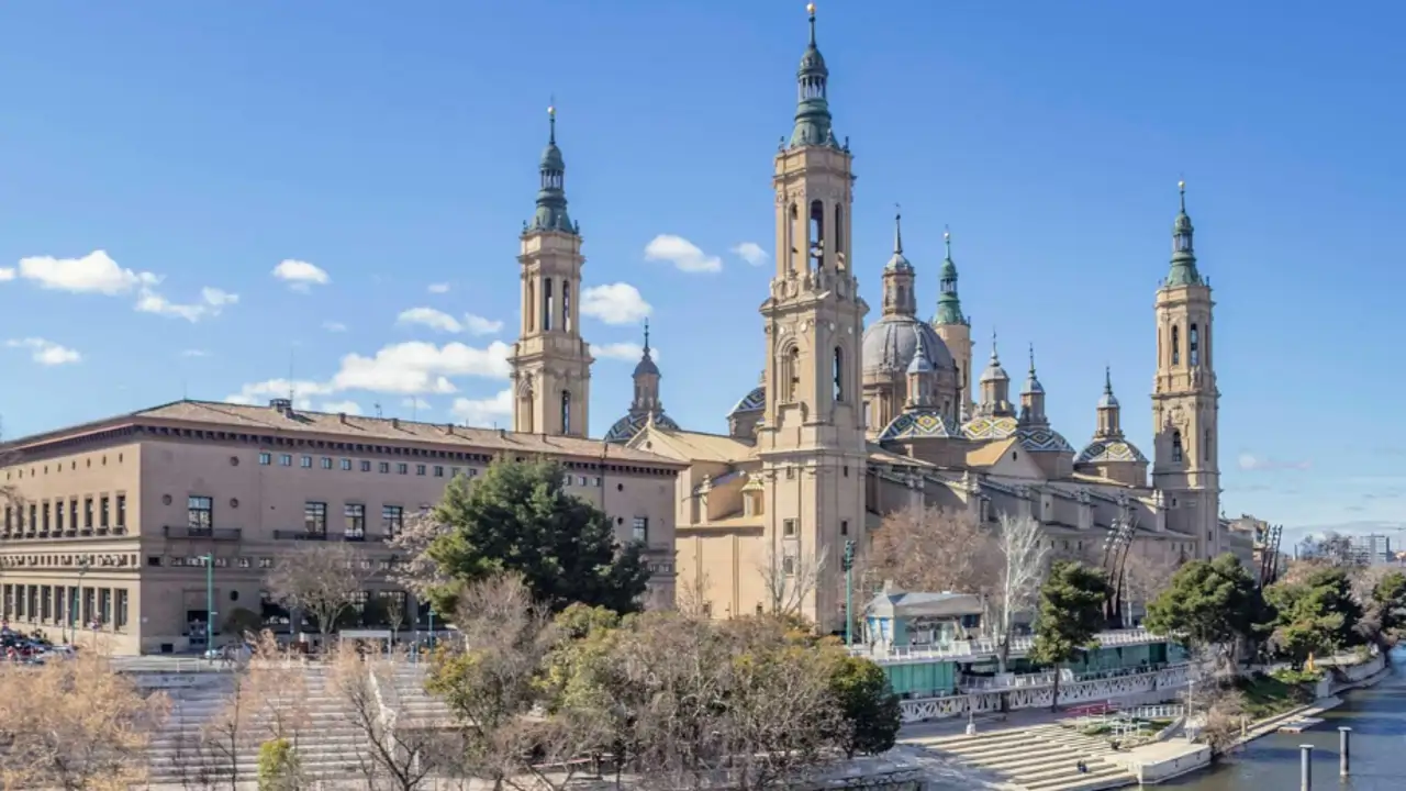 Está en Zaragoza y es considerada una auténtica joya renacentista a orillas del río Ebro