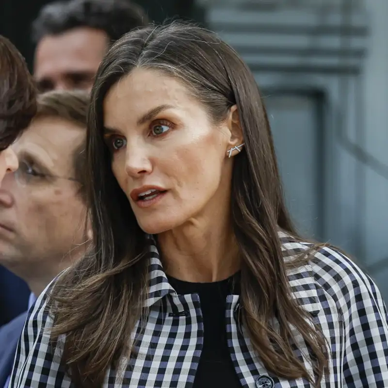 No, la reina Letizia no se ha ido a París con su amante en San Isidro: desmontamos el bulo de la semana