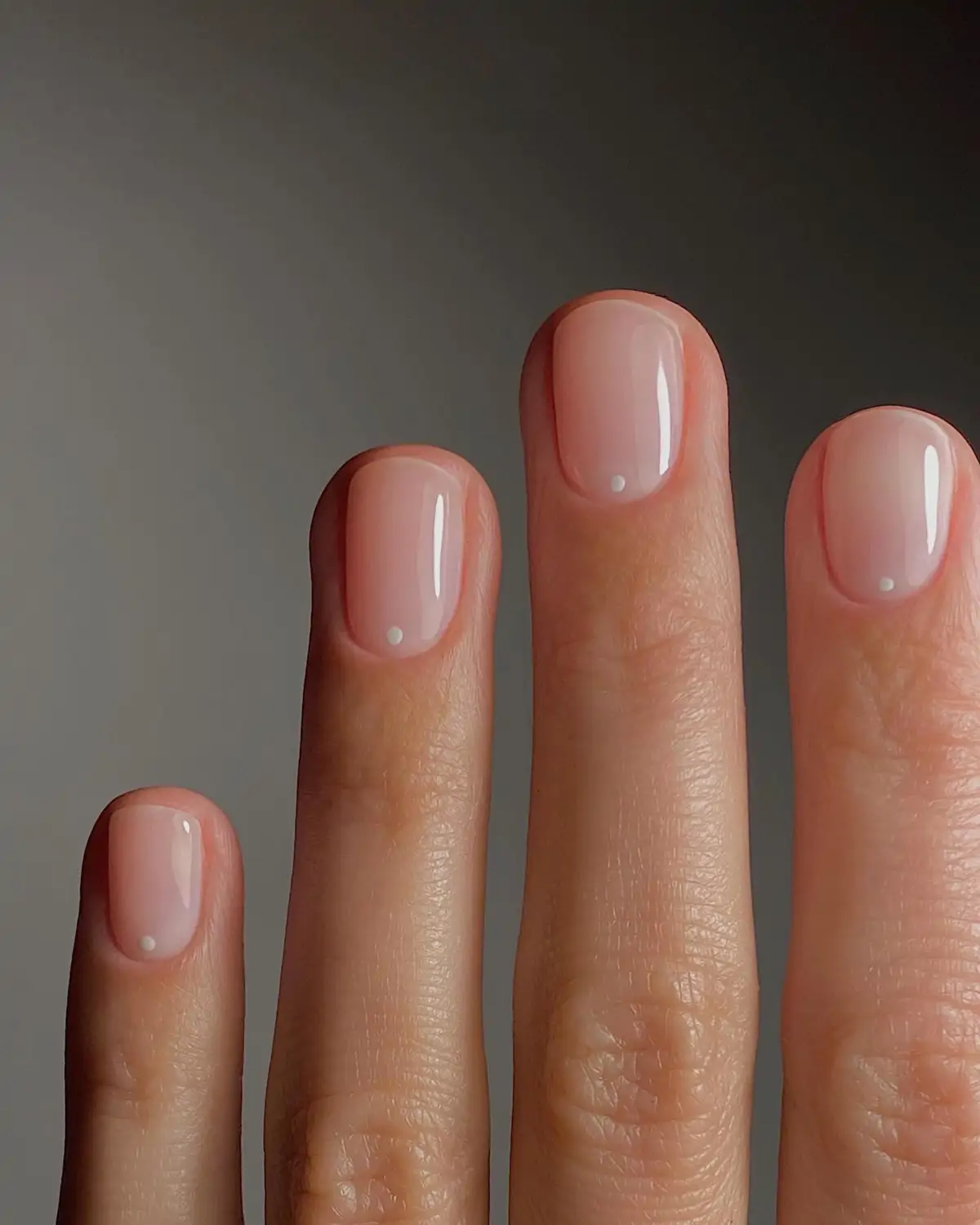 Uñas primavera 2024: clean nails