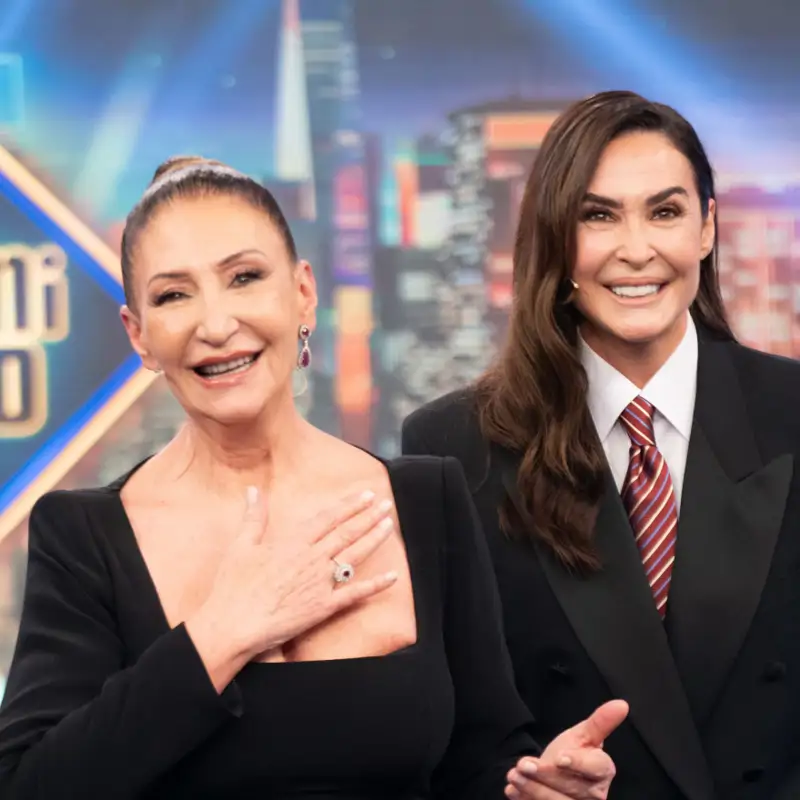 Cristina Hurlez, maquilladora, sobre la madre de Vicky Martín Berrocal: "Consigue un efecto lifting mezclando este colorete marrón y melocotón"