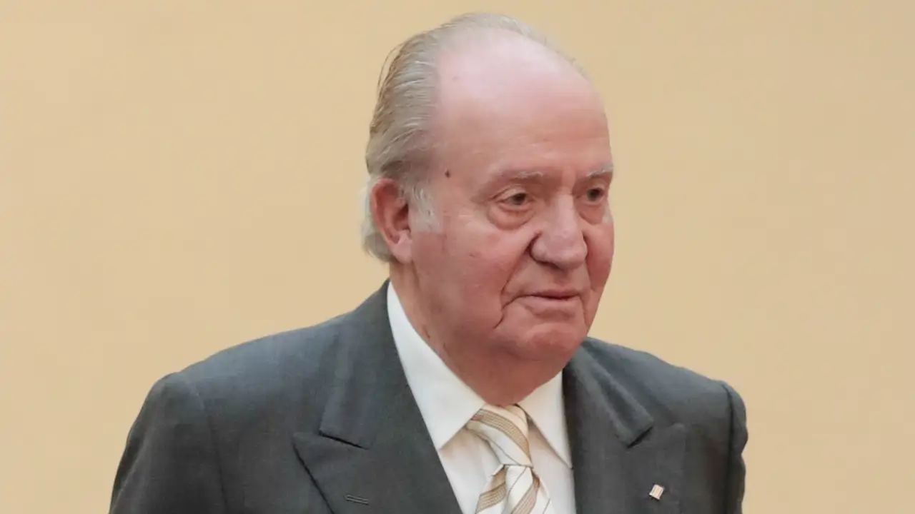 Un experto en imagen advierte sobre el rey Juan Carlos: "Al evitar el cara a cara con Miguel Ángel Revilla refuerza la narrativa de impunidad que tanto daño ha hecho" 