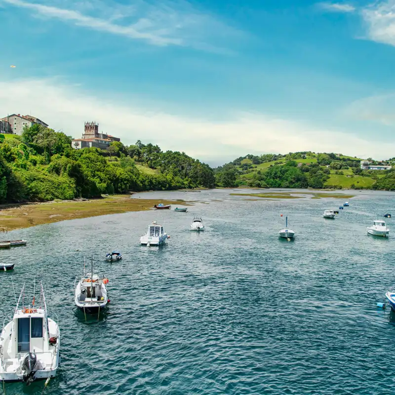 El pueblo marinero de Cantabria con playas preciosas y un famoso guiso de bonito en el que veranea el cantante David Bustamante
