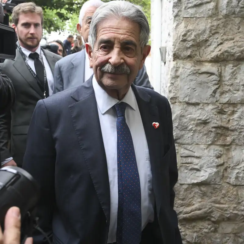 Miguel Ángel Revilla toca fondo en medio de su guerra con el rey Juan Carlos: su mujer Aurora, operada de urgencia