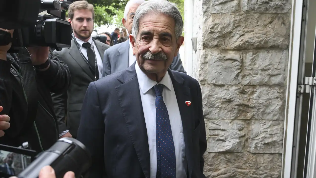 Miguel Ángel Revilla toca fondo en medio de su guerra con el rey Juan Carlos: su mujer Aurora, operada de urgencia