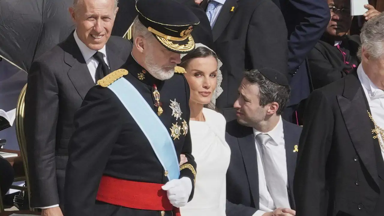 De Letizia a María Teresa de Luxemburgo, todas las reinas que se han cogido al Privilége du blanc en la misa del papa León XIV