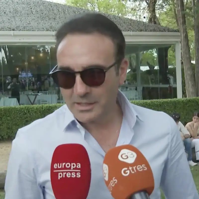 La firme respuesta de un incómodo Enrique Ponce cuando le preguntan si es feliz con su novia Ana Soria