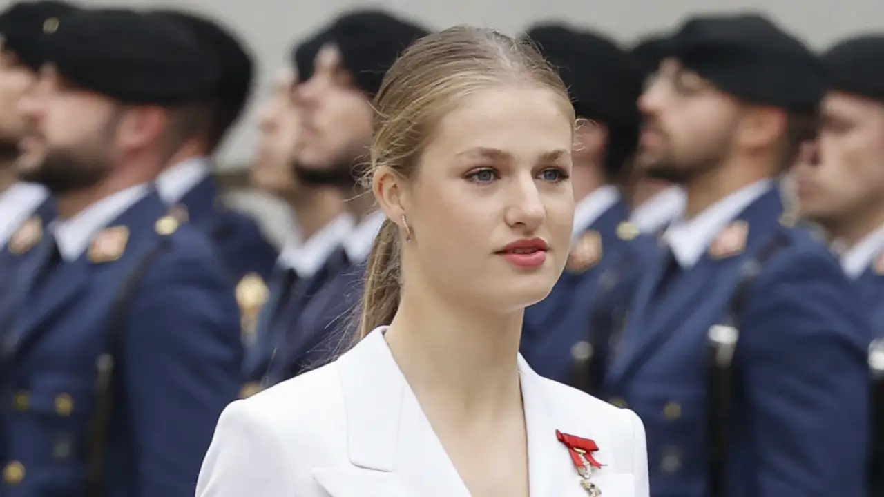 María José Gómez Verdú, experta en protocolo, revela si la princesa Leonor puede vestir de blanco ante el papa León XIV: "Como heredera..."