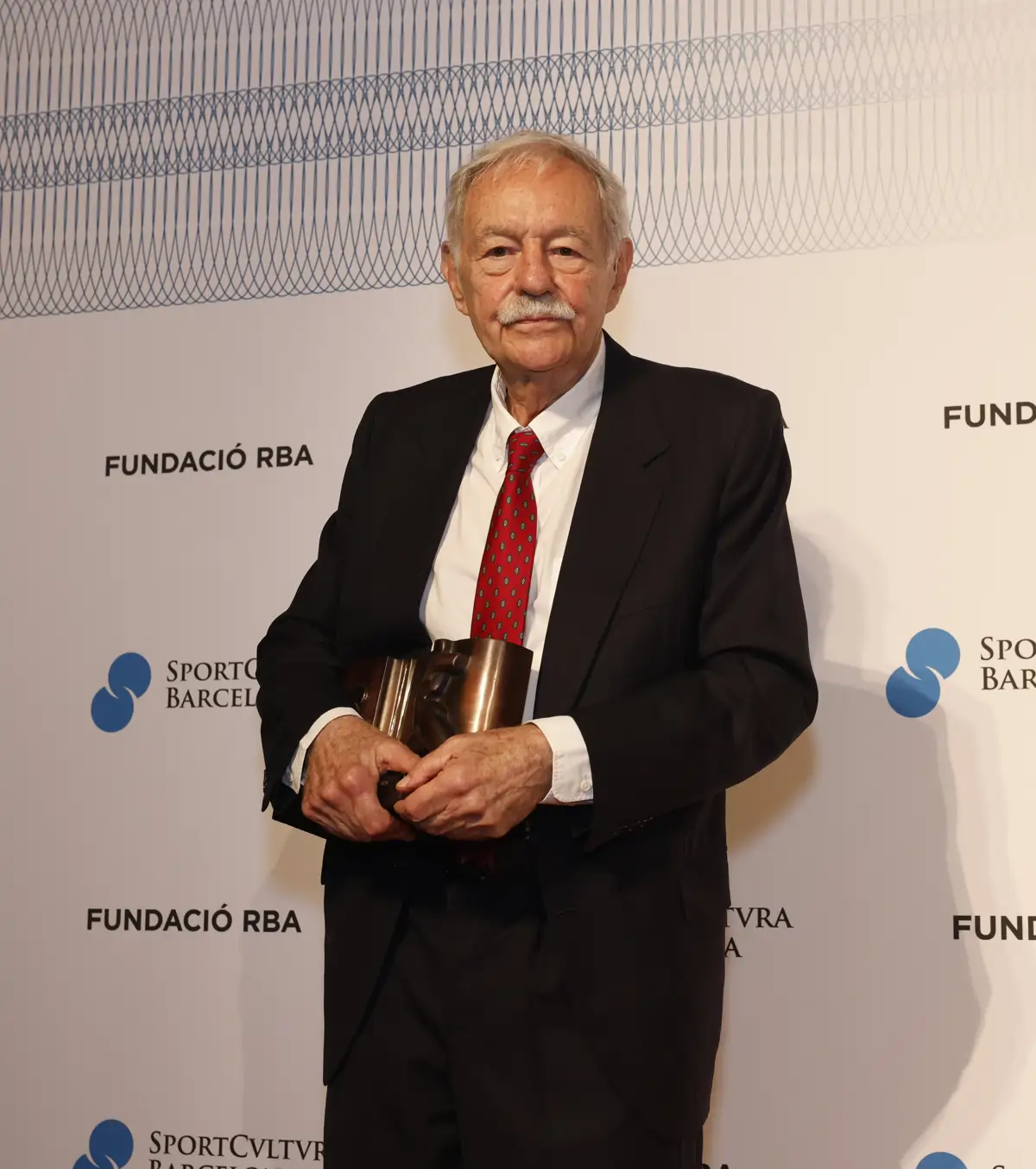 Eduardo Mendoza