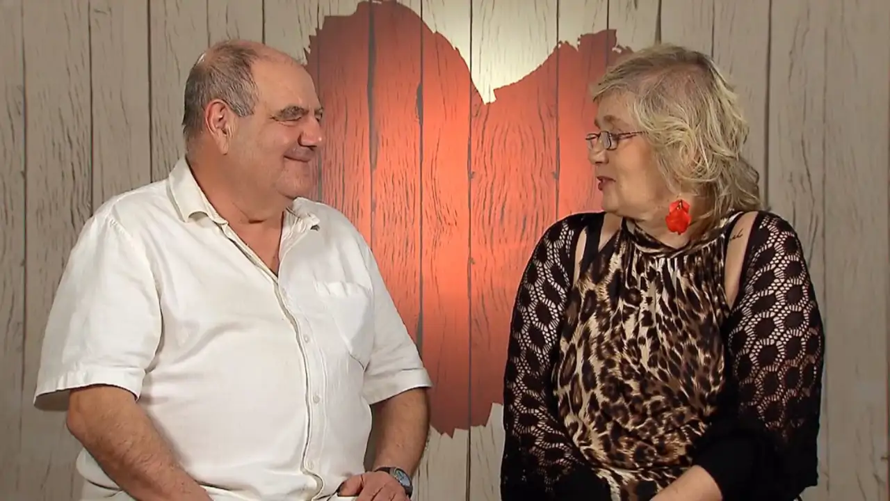 El extraño requisito de Estrella, un soltera de Barcelona, en 'First Dates' que ha dejado sin palabras a Carlos Sobera