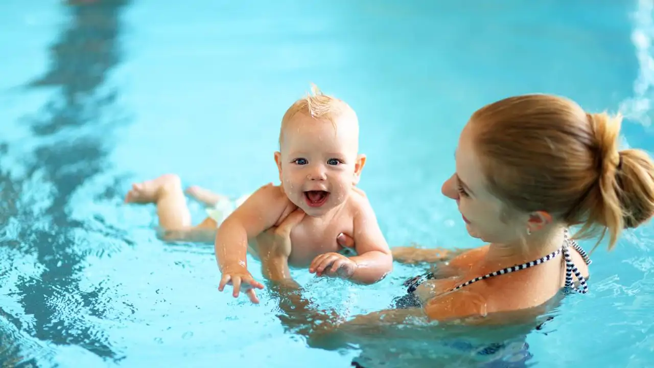 Soluciona la checklist para las clases de natación de los más peques en Mercadona