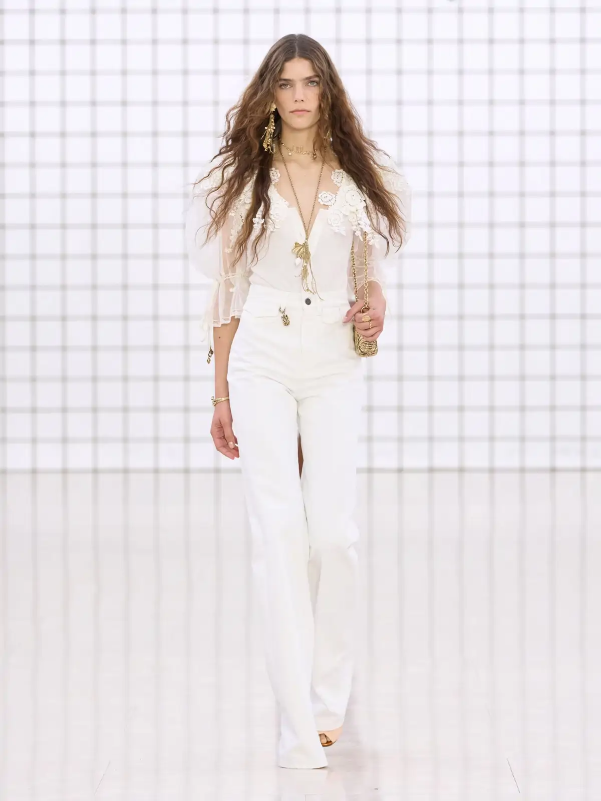 Look pantalones blancos primavera