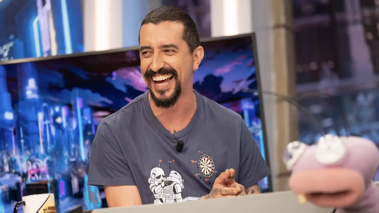 Marrón deja 'El Hormiguero' para mostrarnos su espectacular terraza de estilo urbano: minimalista, funcional y perfecta tanto relajarse como para entrenar