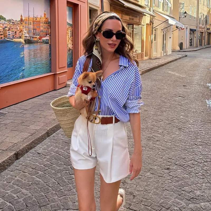 Trucos de estilista para llevar bermudas a los 50 con estilazo, elegante y a la moda