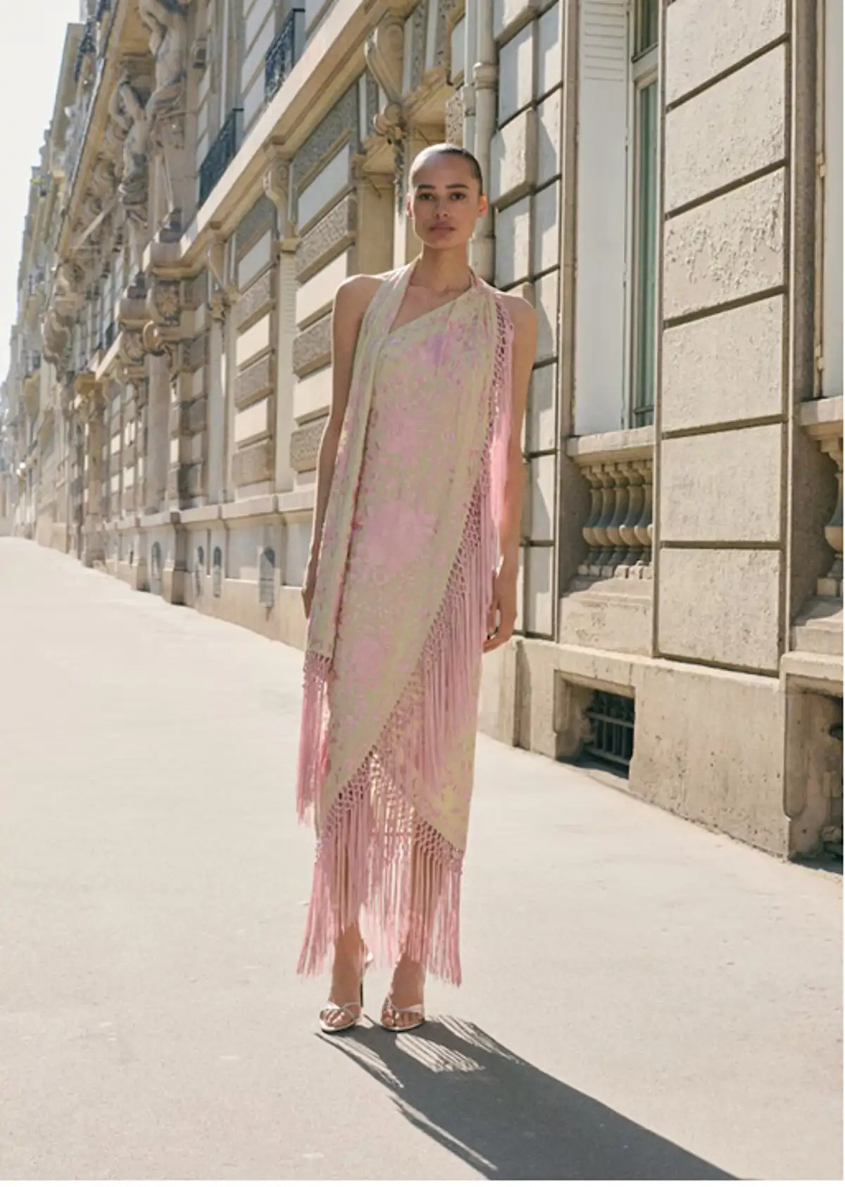 Vestido tipo mantón.