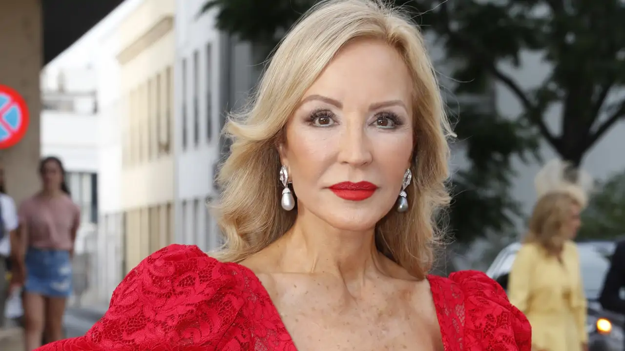 Carmen Lomana