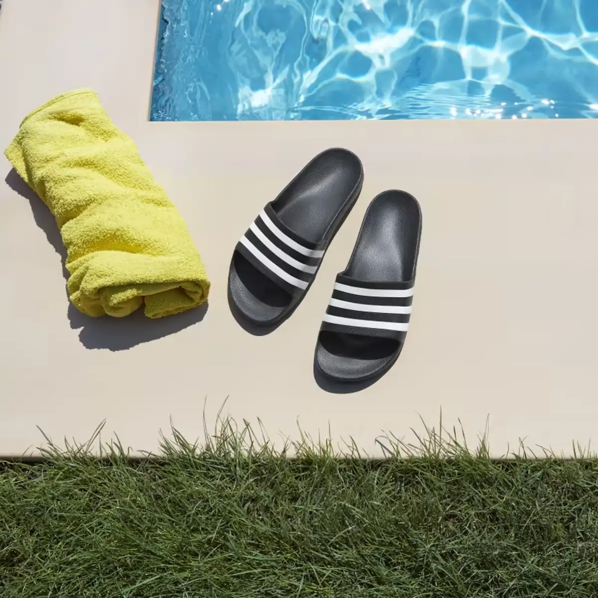 Chancla adidas Adilette Aqua.