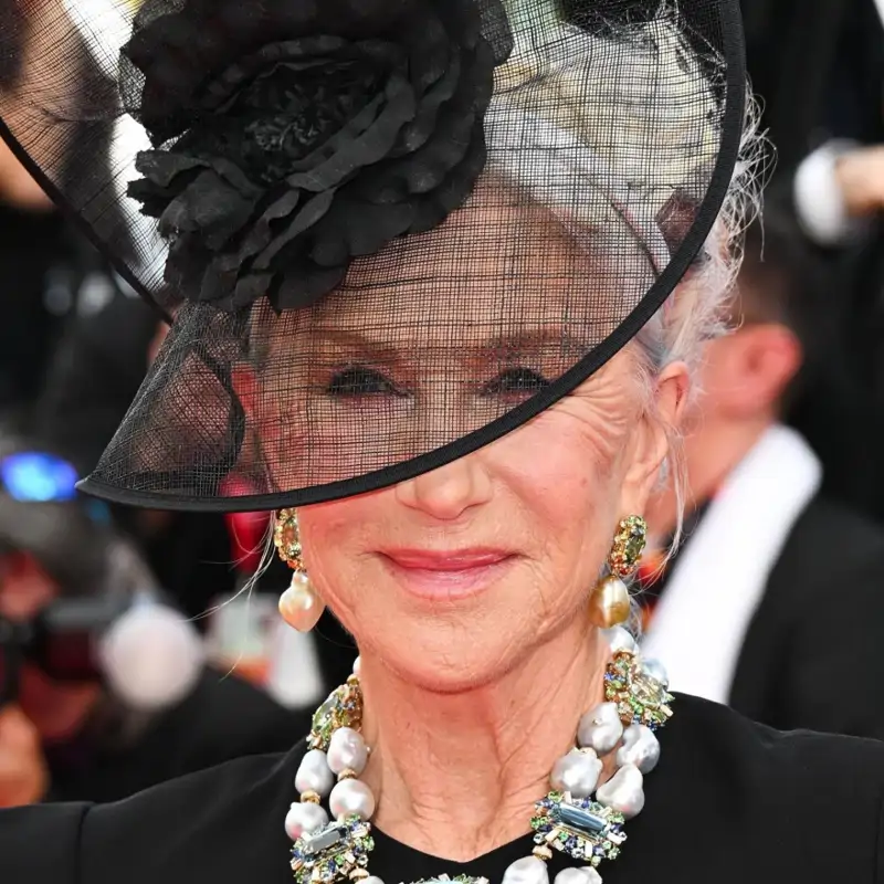 Helen Mirren (79 años) presume de una mirada joven gracias a este corrector iluminador con ácido hialurónico que vale menos de 10 euros en Amazon