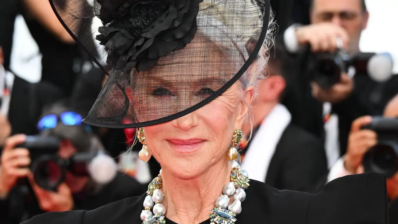 Helen Mirren (79 años) presume de una mirada joven gracias a este corrector iluminador con ácido hialurónico que vale menos de 10 euros en Amazon