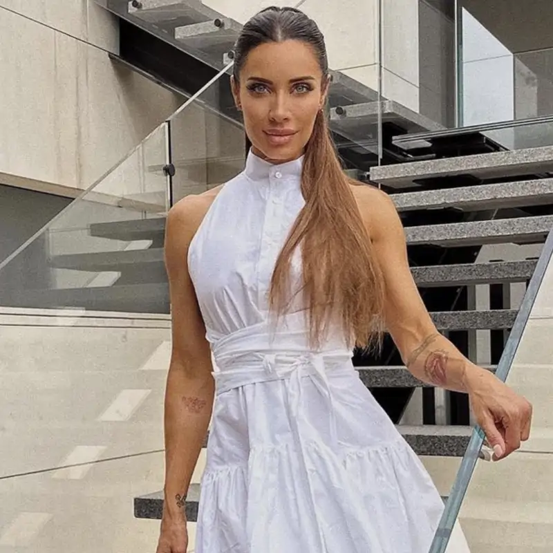 Pilar Rubio con vestido blanco