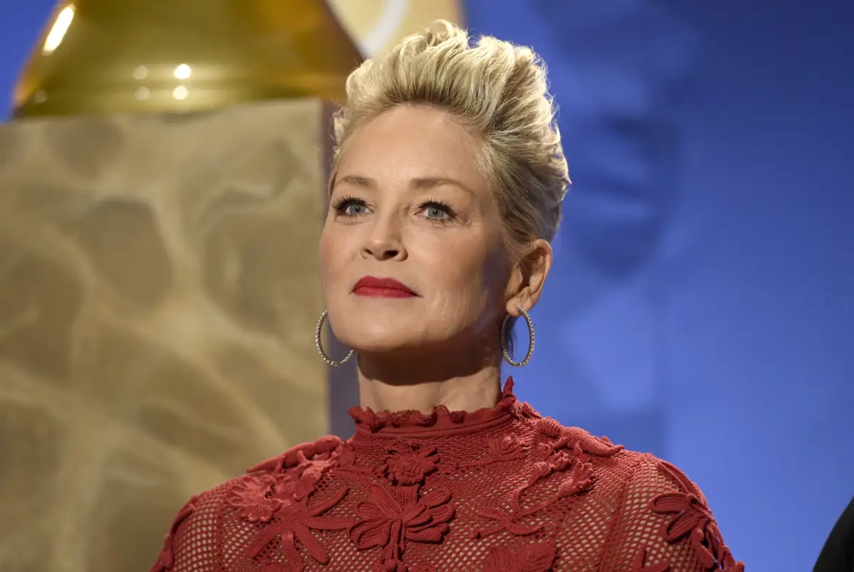 Sharon Stone comunica que le han diagnosticado un tumor