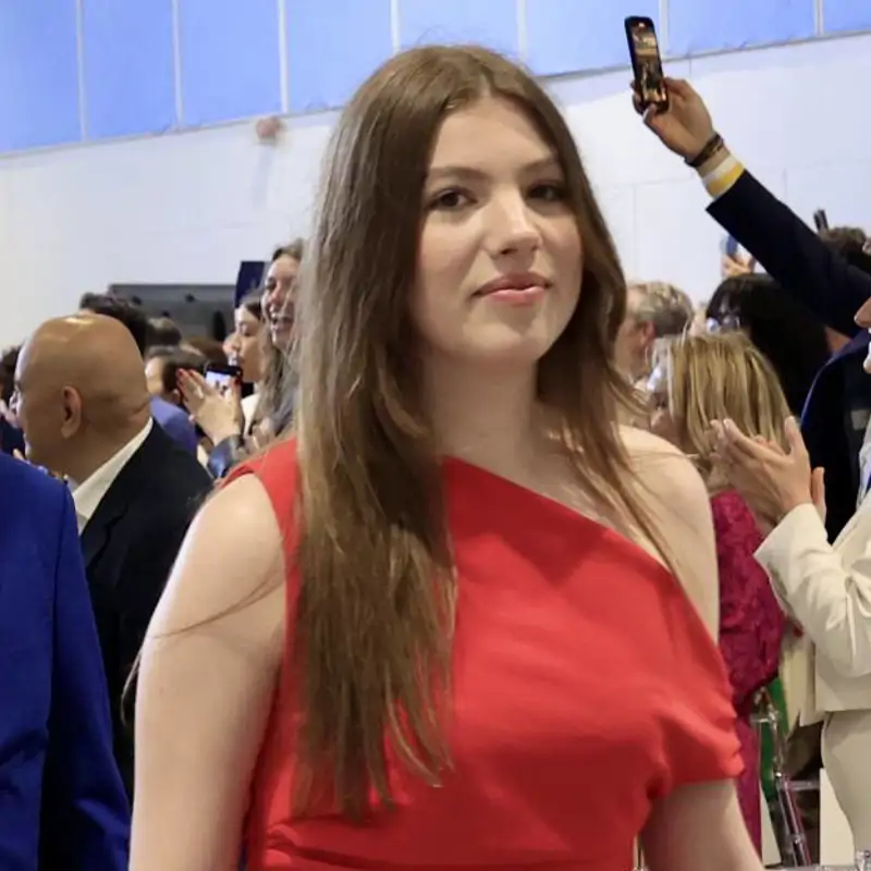  La tutora de la infanta Sofía la describe en plena graduación ante los reyes Felipe y Letizia: "Tu trayectoria ha estado marcada por la determinación"
