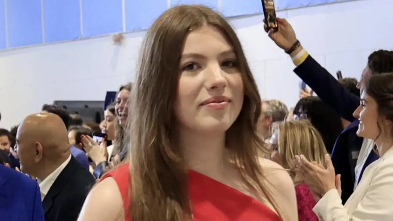  La tutora de la infanta Sofía la describe en plena graduación ante los reyes Felipe y Letizia: "Tu trayectoria ha estado marcada por la determinación"