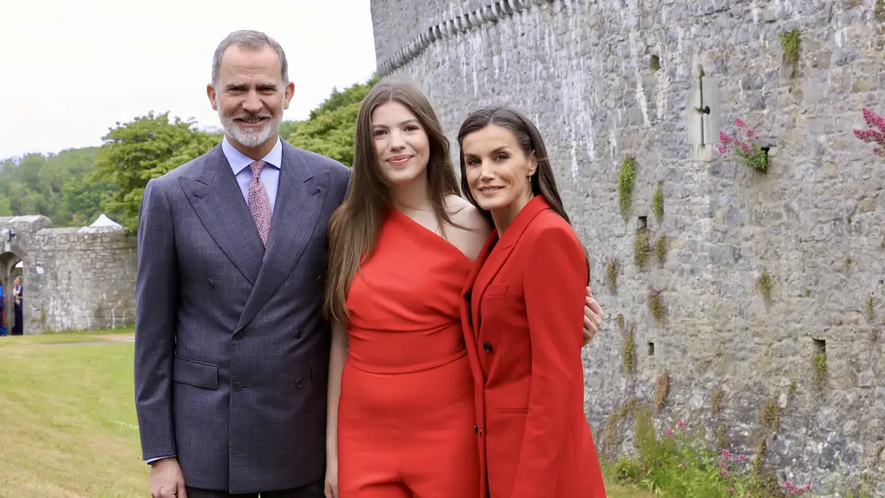 reyes Felipe y Letizia y la infanta Sofía