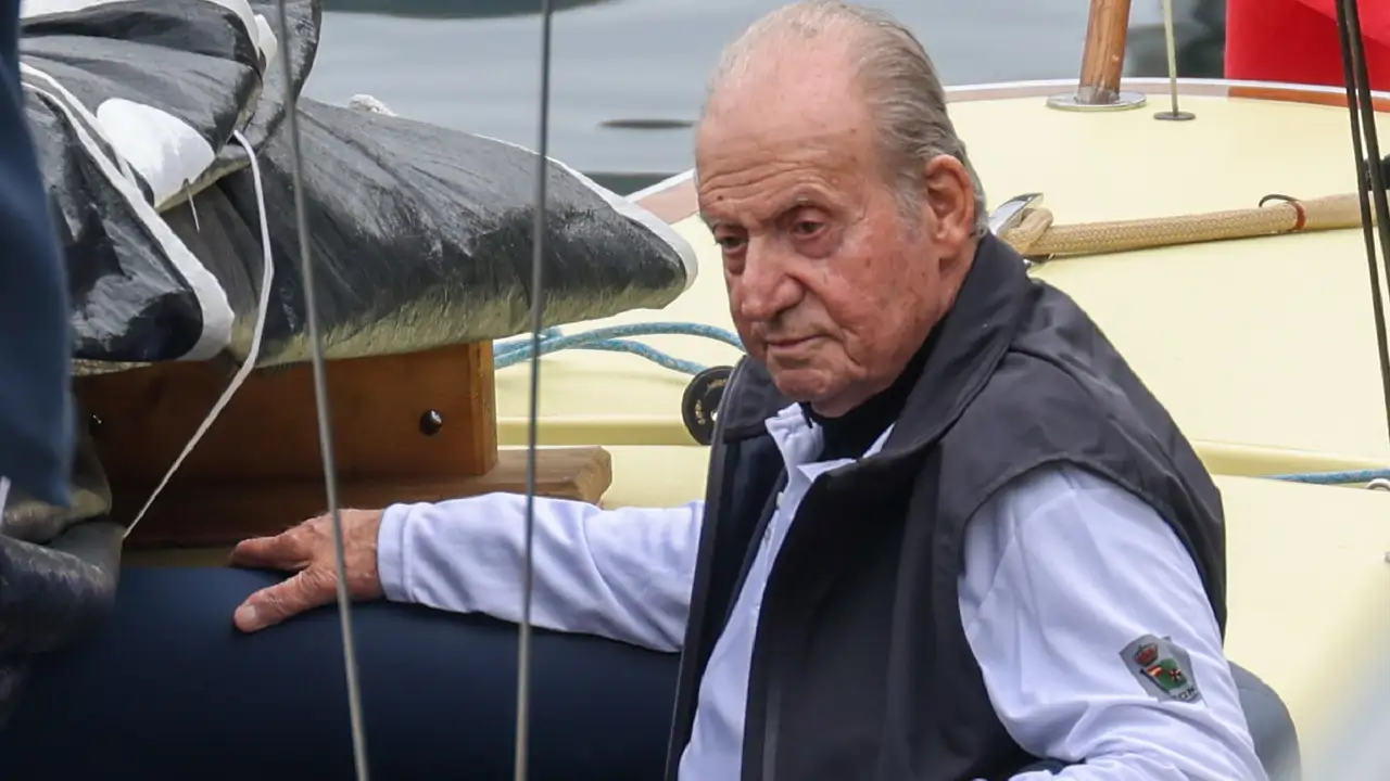 Luis Pliego, director de la revista Lecturas: “El rey Juan Carlos tiene una corte en Galicia, es el lugar donde le gustaría volver pero no lo va a hacer”