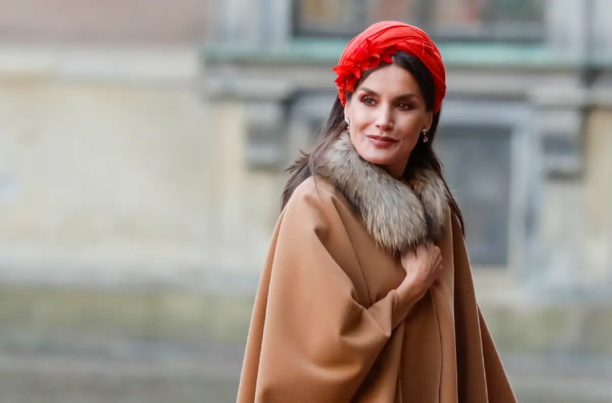 La Reina Letizia con tocado de la firma Cherubina.