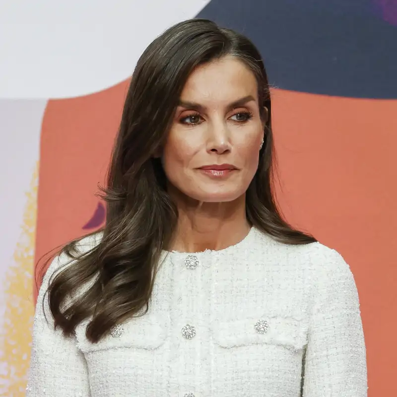 Las firmas andaluzas que han enamorado a la Reina Letizia y no pueden faltar en el armario de las invitadas más elegantes