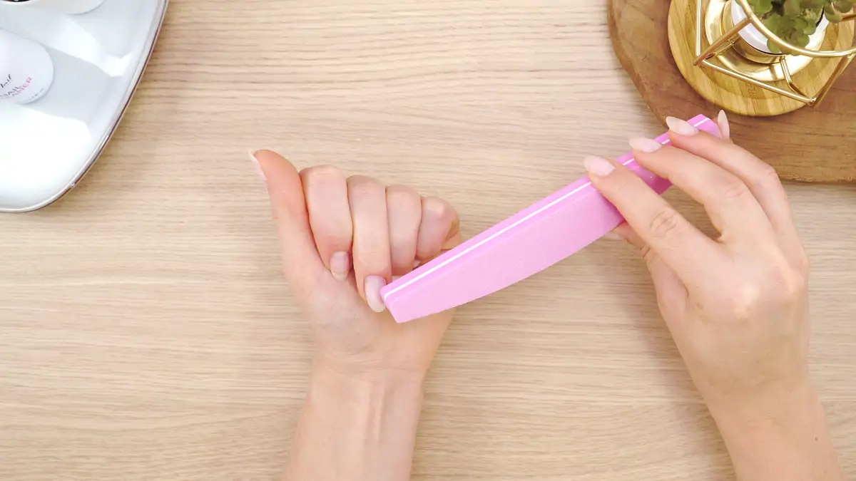 Hacer uñas semipermanentes Elsa Pataky